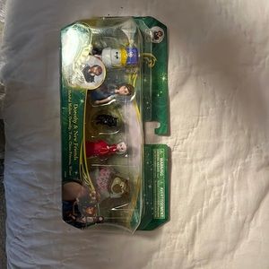 ⭐️ NWT Dorothy & New Friends Action Figures..In Original Box